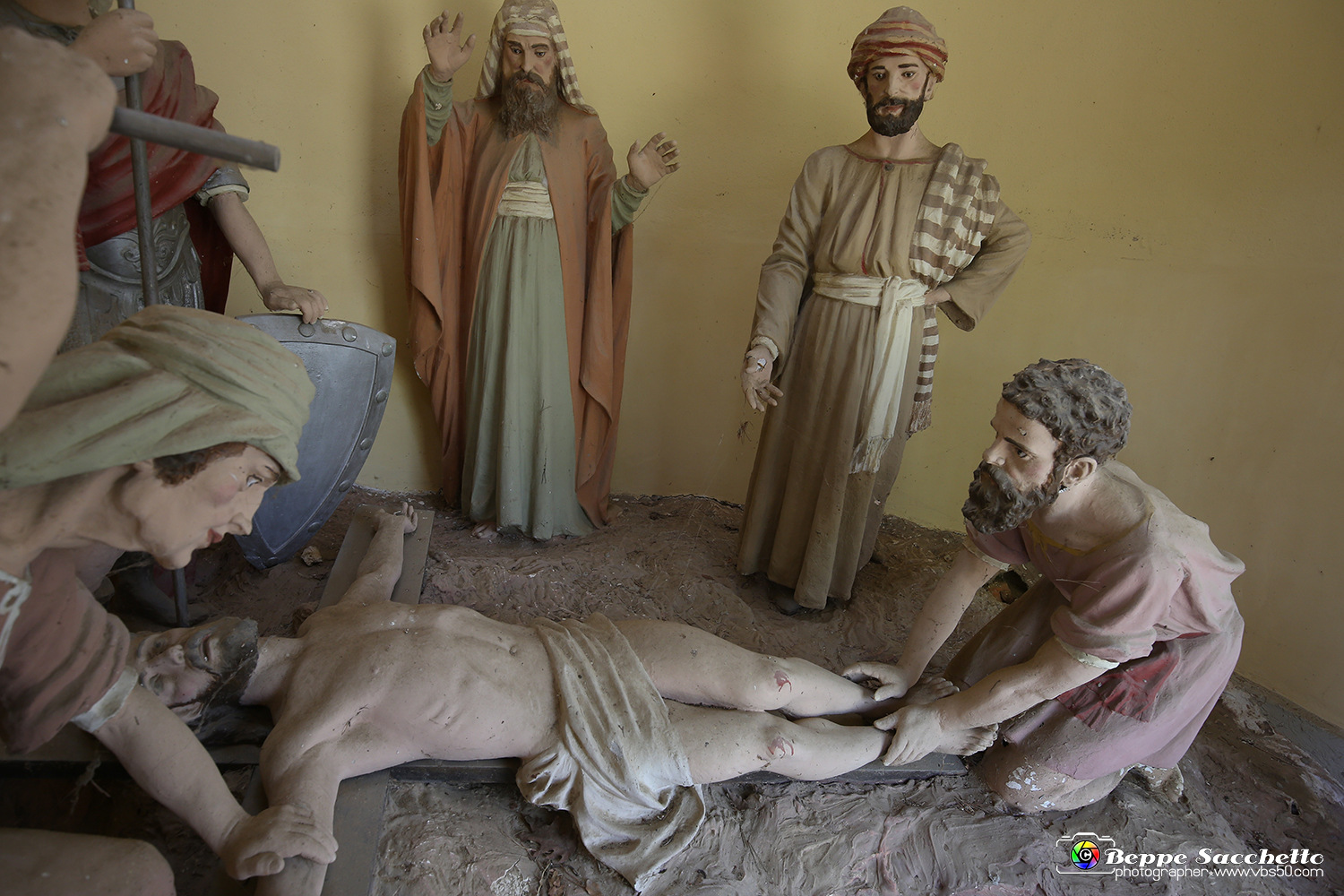 VBS_6763 - I Piloni della Via Crucis del Sacro Monte di Montà d'Alba.jpg